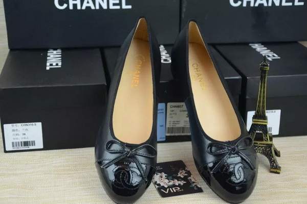 CHANEL Shallow mouth flat shoes Women--070